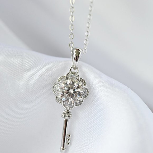 Certified 1ct. t.w. Moissanite Diamond Flower Key Necklace NEW - Picture 5 of 16